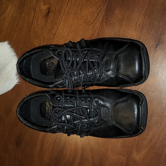 Dr Martens Vintage - Black Leather Shoes - Picture 2 of 4